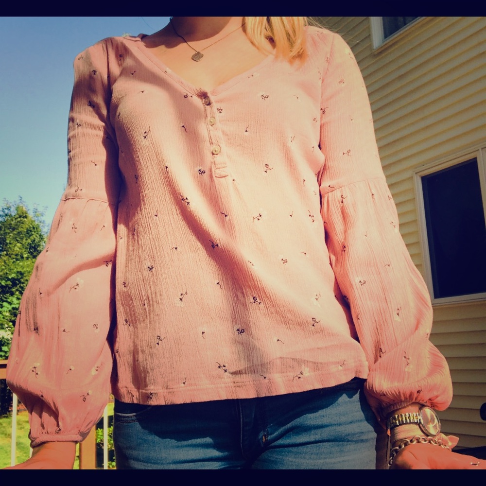 Abercrombie and Fitch blush long sleeved blouse